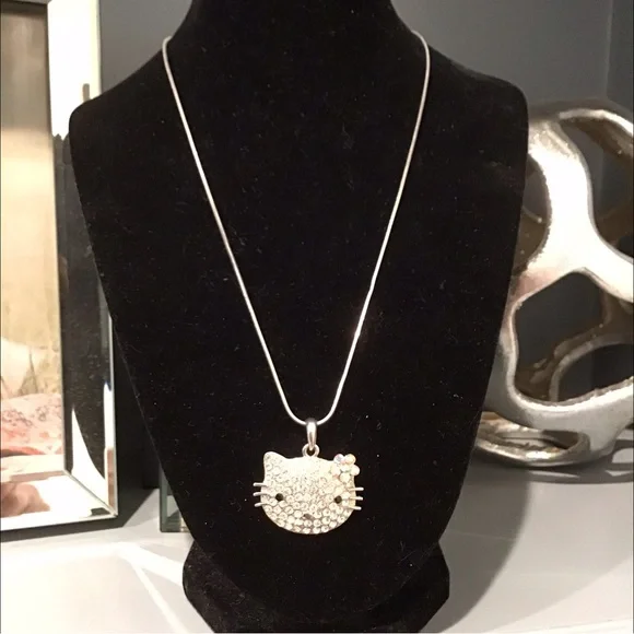 🔴HELLO KITTY CRYSTAL SILVER NECKLACE🔴🔴 - Picture 6 of 9